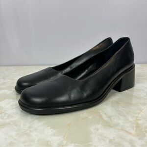 Bata International Block Heel Black Heels Size 6